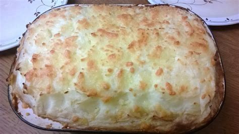 This is a great dish to make ahead of time and store in the freezer for a future meal. The Frugal Knit-Wit: Quorn Shepherd's Pie
