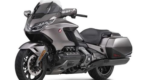 Bikez has a high number of users looking for used bikes. Honda Gold Wing Bagger 2021: PRICES, Specs, Consumption ...