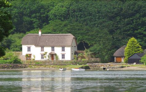 Our prices come straight from developers, property owners and local agencies. 5 beautiful waterfront properties for sale in Devon ...