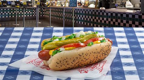 Portillos Offering 1 Dogs On National Hot Dog Day Abc7 Chicago