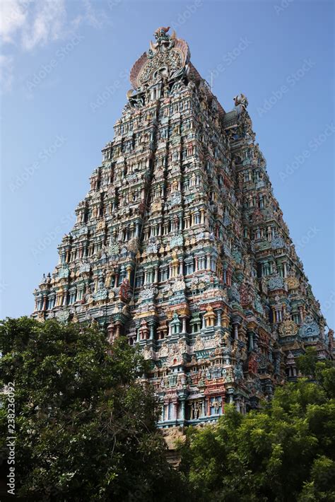 Foto De Thirupparamkunram Murugan Temple Tamil Nadu India Do Stock