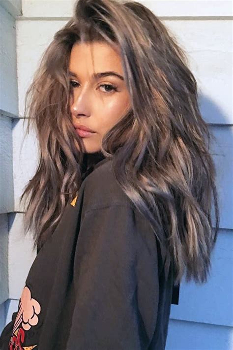 Hailey Baldwin Wavy Medium Brown Long Layers, Messy Hairstyle | Steal