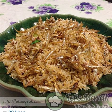 Dapat dinikmati untuk sarapan, makan siang ataupun makan malam, ini adalah. Nasi Goreng Ikan Bilis Recipe | LetsMasak