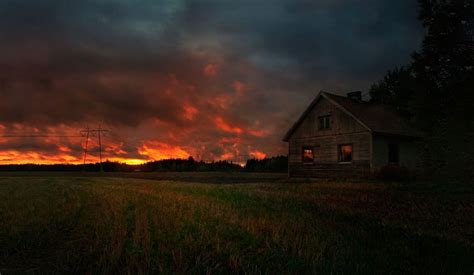 Finnish Photographer Captures The Most Otherworldly Night