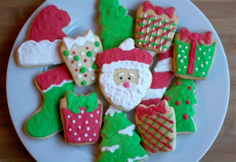 Read more about royal icing cookie decorating tips. Lessons in cookie decorating | Simply Social Blog