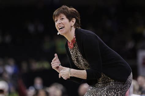 Former Lehigh Coach Muffet McGraw Leads Notre Dame Back To Final Four With Win Over Oregon