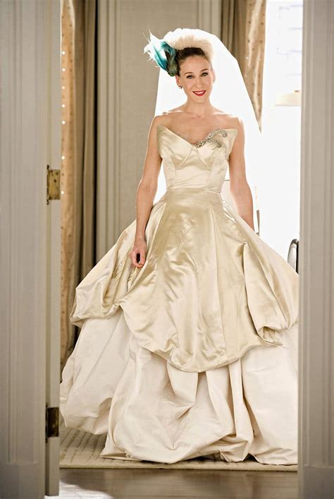 ‘twihards Ask What Will Bellas Wedding Dress Look Like Field The