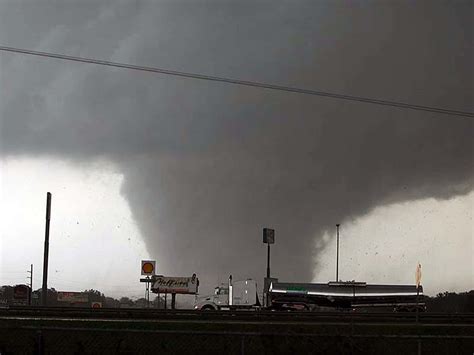 An f4 tornado struck the southern portion of the city on november 15, 1989. National Weather Service Huntsville, Alabama Part 1