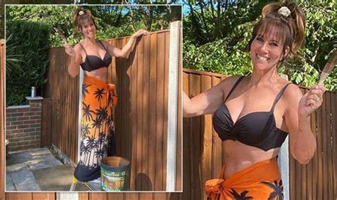 Linda Lusardi Strips Down To Bikini With Busty Display After