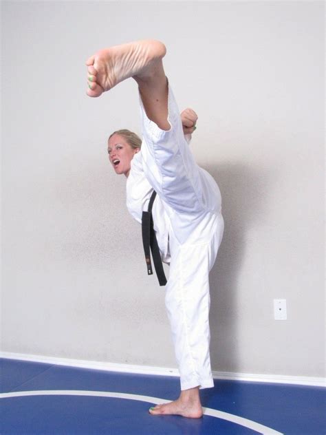 pin by jonathan betech on dia zerva karate martial arts girl martial arts women karate girl