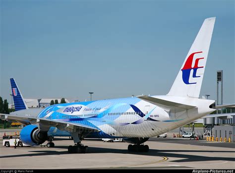 9m Mrd Malaysia Airlines Boeing 777 200er At Paris Charles De