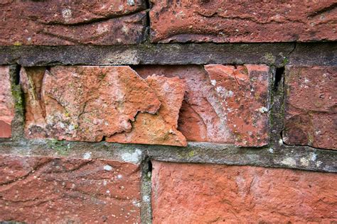 How Much Does Spalling Brick Repair Cost in 2021? | Checkatrade