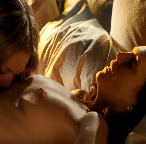 Julianne Moore And Amanda Seyfried Lesbian Sex In Chloe The Best