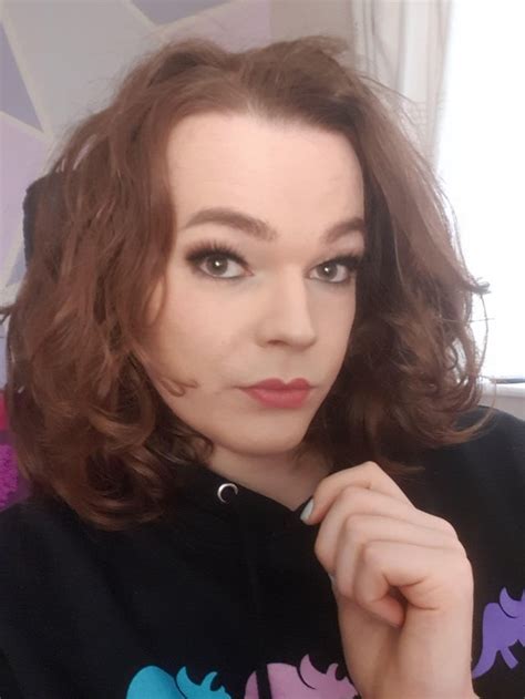 Getting Better At Doing My Makeup 😊 Crossdressing