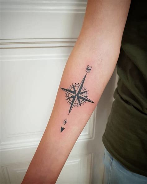 Aggregate 97 About Simple Compass Tattoo Best Indaotaonec