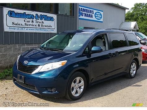 2011 Toyota Sienna Le In South Pacific Blue Pearl Photo 6 111075