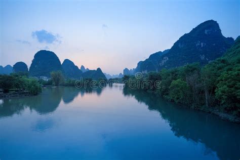 Chinesische Guilin Yangshuo Landschaft Stockbild Bild Von