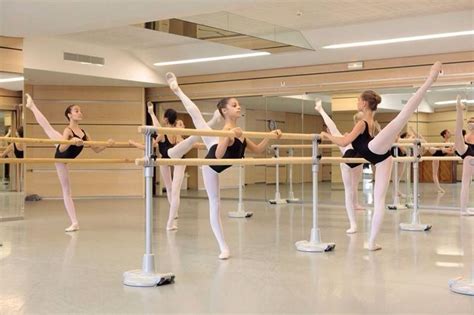 En Clase De Ballet Ballet Pictures Ballet Beautiful Ballet Barre