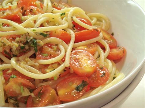 Spaghetti With Garlic And Olive Oil