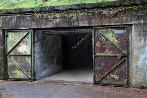 Army Bunker Entrance — Stock Photo © Bobkeenan 4324473