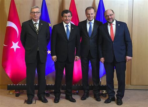 Come risposta alla crisi diplomatica la turchia ha in questi giorni minacciato di inviare in europa 15mila migranti al mese. L'Europa può barattare l'ingresso della Turchia nell'Ue ...