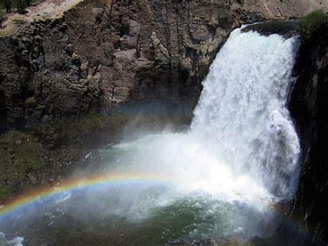 Photo Rainbow Falls In Devils Postpile National Monument