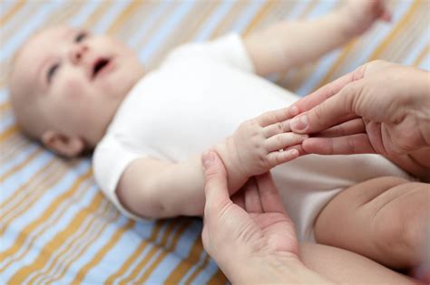 Heres How You Can Use Massage To Calm Your Crying Baby
