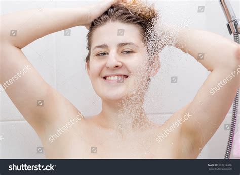 Cheerful Woman Standing Shower Washing Head Foto De Stock Shutterstock