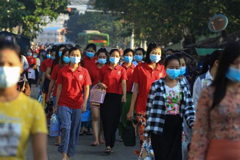 Proteste in myanmar, diciotto morti. Myanmar workers protest union busting efforts in the ...