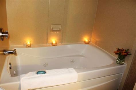 Welche der hotels mit whirlpool in saskatchewan verfügen über einen pool? Best Western Plus St. Christopher Hotel $119 ($̶1̶5̶3̶ ...