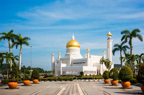 Experience a whole new world with royal brunei airlines. Brunei Darussalam Vaccinations & Travel Health Advice