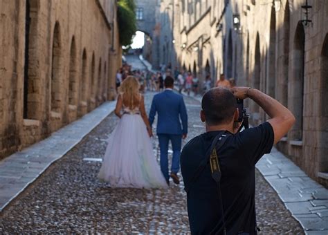 Sometimes photographers will use the same words to describe different styles of photography, while others will have similar styles and call themselves fine art: Professional Wedding Photography Services in Leeds | Did You Know Fashion