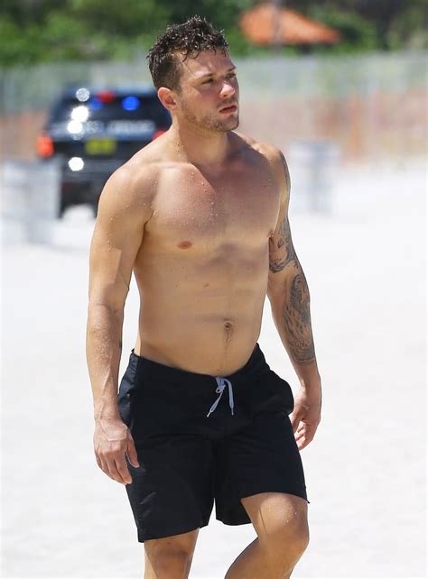 Ryan Phillippe Shirtless In Miami 2014 Pictures POPSUGAR Celebrity
