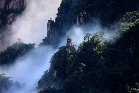 The Ethereal Clouds Of Mount Huangshan 2 Cn