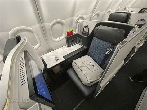 Delta A Business Class Seat Review Elcho Table