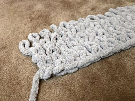 Easy Chunky Hand Knitted Blanket In One Hour Diy Knit Blanket Chunky