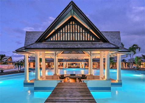 Top 12 Beachfront Caribbean Villas Exceptional Villas 2022