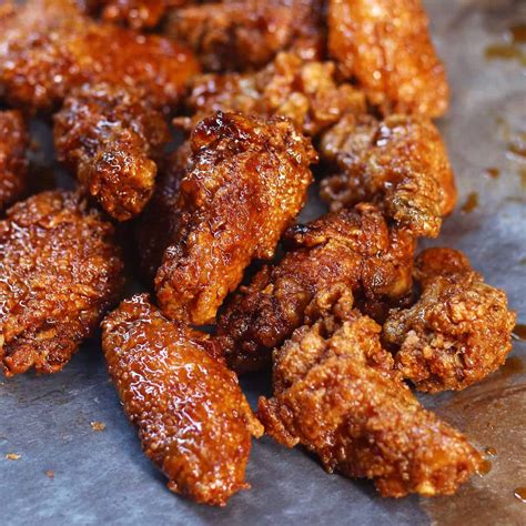 Sticky Crispy Garlic Chicken Wings Evs Eats