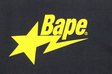 Bape Yellow Bapesta Logo Tee Navy Saruuk