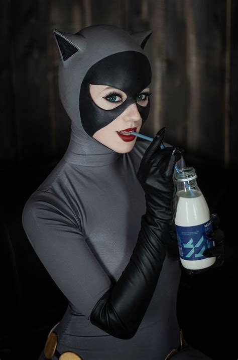 Classic Catwoman And Her Feline Friends Catwoman Cosplay Batman Cosplay Cosplay Characters