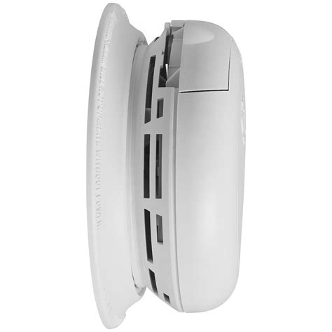 First Alert Sm100v Ac Interconnect Hardwired Smoke Alarm With Battery Backup And Voice Alert