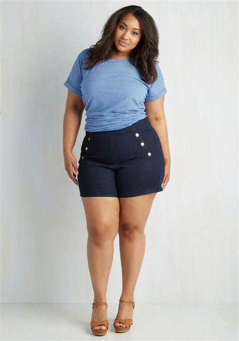 5 Ways To Wear Plus Size Denim Shorts
