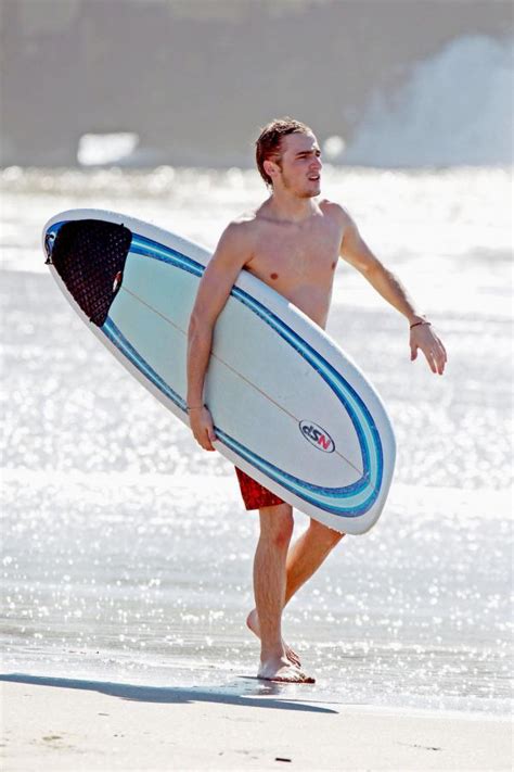 Big Time Rush Indonesia Kendall And Logan Shirtless At The Beach