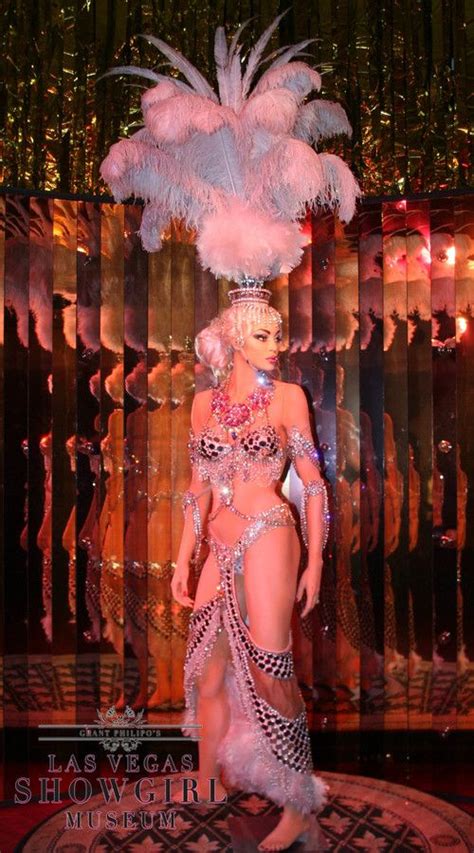 GRANT PHILIPO S LAS VEGAS SHOWGIRL MUSEUM In Vegas Showgirl Showgirls Showgirl Costume