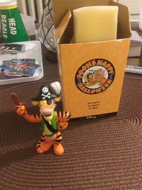 Disney Store Tigger Poohs Halloween Figurine Pirate Trick Or Treat 4
