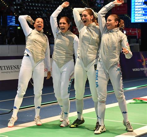 Campionati del mondo mosca2015l'inno del dream team di fioretto femminileelisa di francisca, arianna errigo, martina batini e valentina vezzali ripropongono. Mondiali di scherma, oro per il fioretto femminile a ...