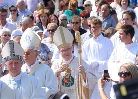 Kardinal Bozanić Papa Franjo ne želi odustati od kanonizacije bl