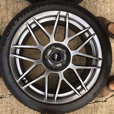 2015 Ford Mustang Gt Tire Size