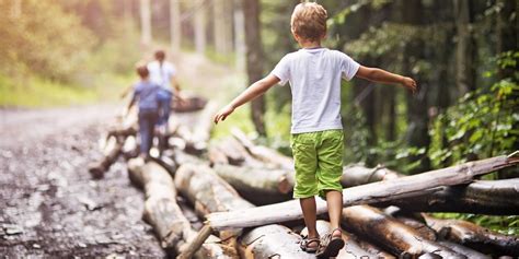 💌 Why Children Should Play Outside Why Your Kids Should Spend Time