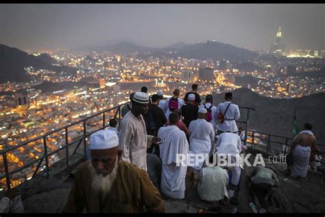 Melihat Makkah Dari Puncak Jabal Nur Lokasi Gua Hira Republika Online